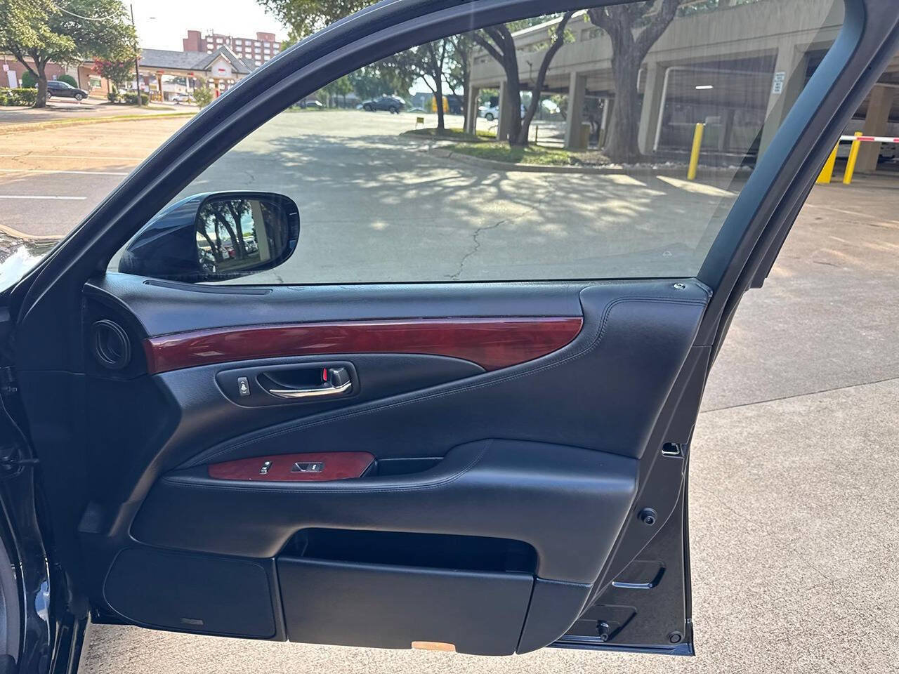 Used 2007 Lexus LS 460 L RWD image 31