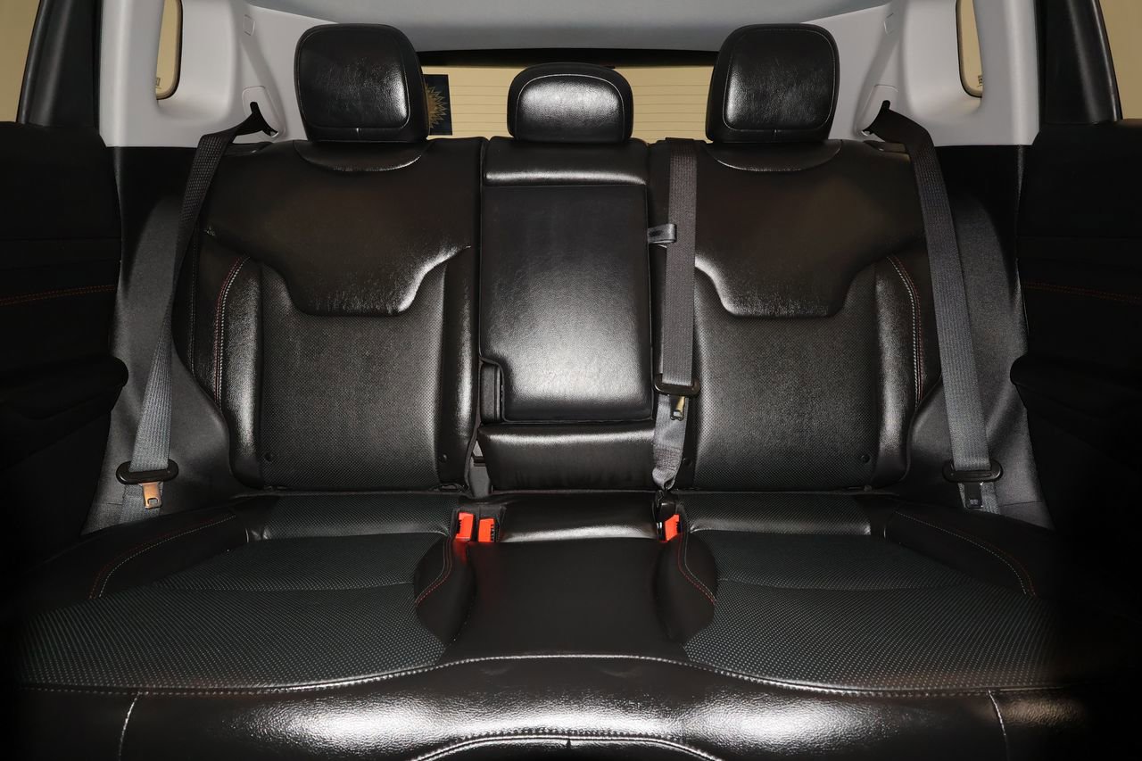 Used 2022 Jeep Compass Trailhawk w/ Trailhawk Elite Group image 32