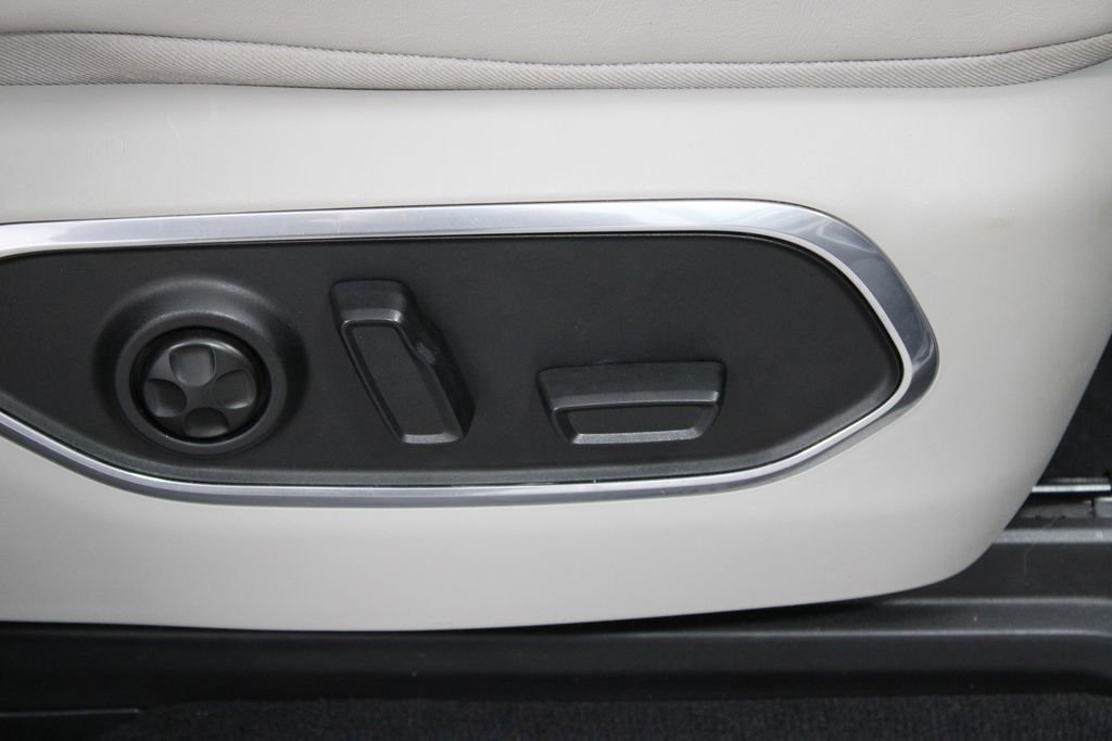 Used 2024 Jeep Wagoneer Series II image 28