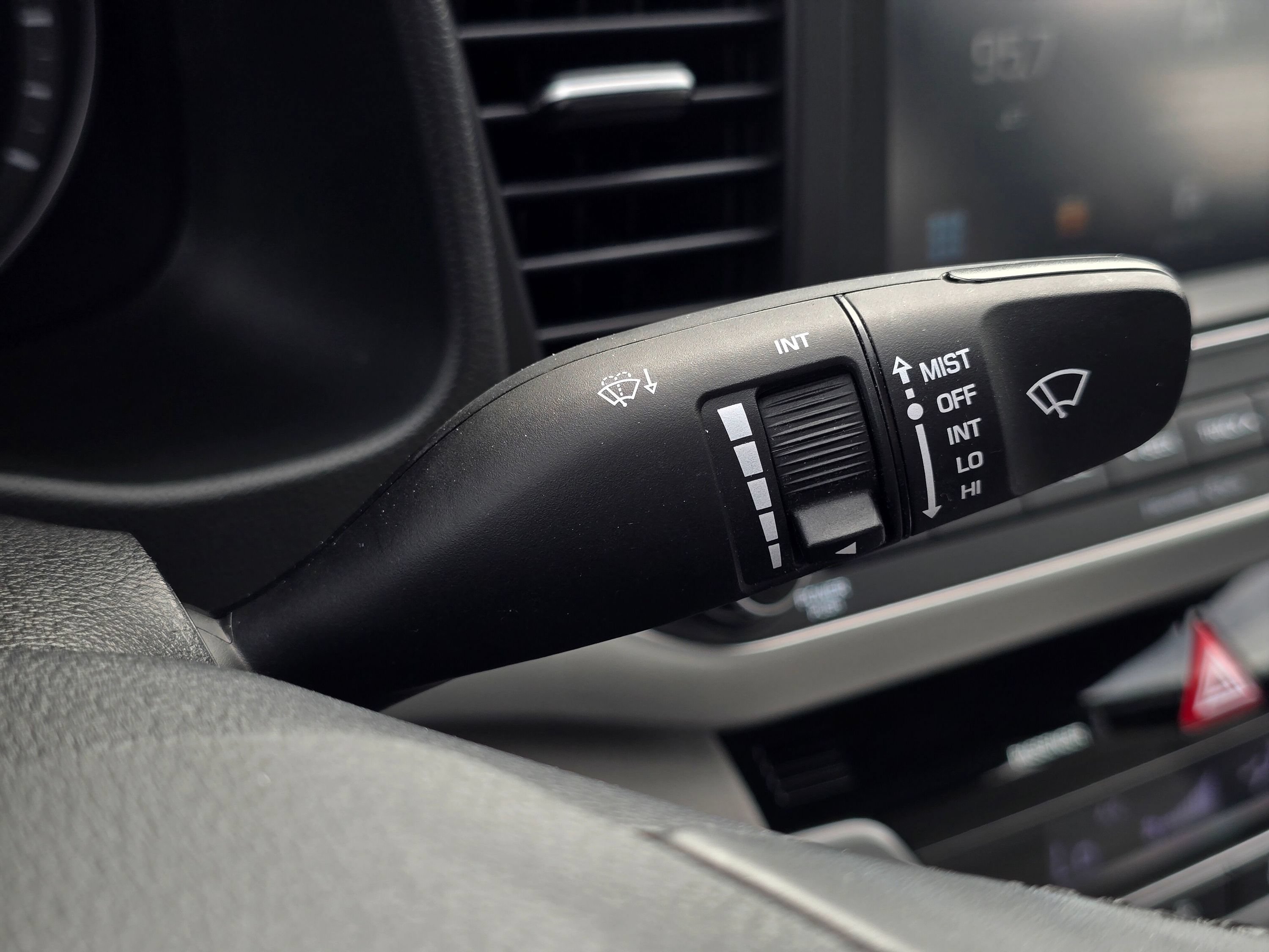 Used 2018 Hyundai Elantra Value Edition FWD image 38