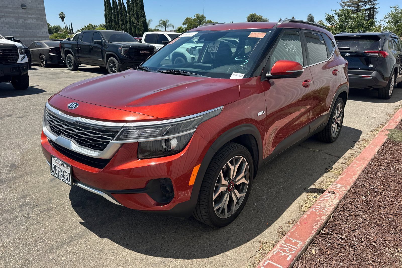 Used 2021 Kia Seltos S AWD/4WD image 2