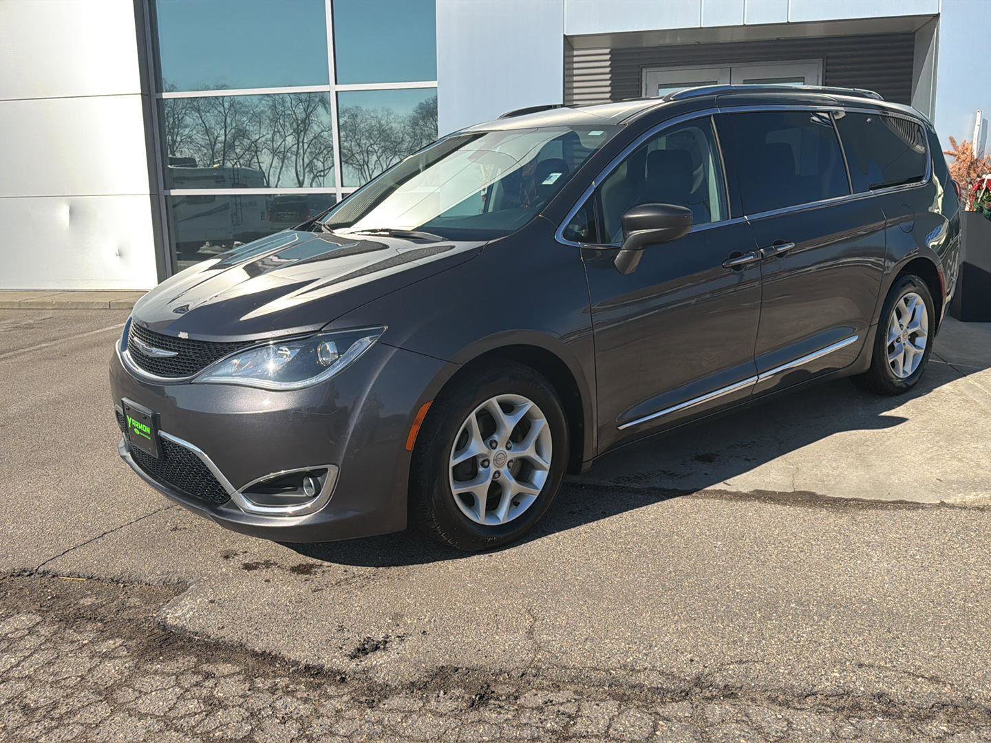 Used 2018 Chrysler Pacifica Touring-L Plus w/ Tire & Wheel Group