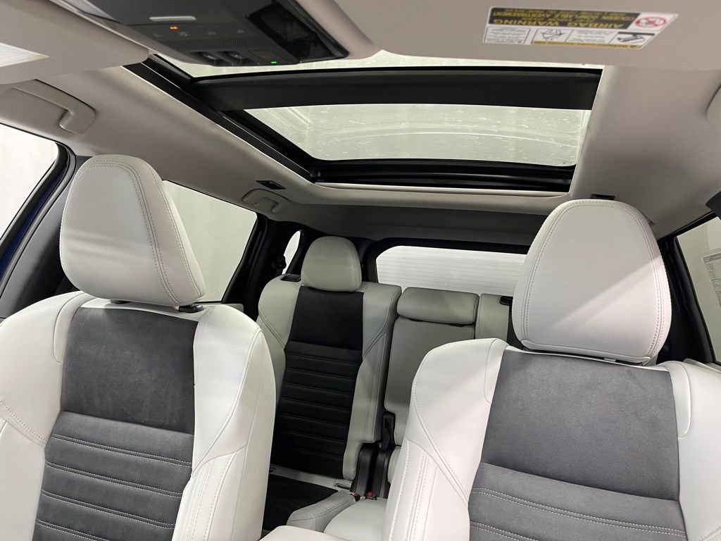 New 2025 Mitsubishi Outlander SE image 9