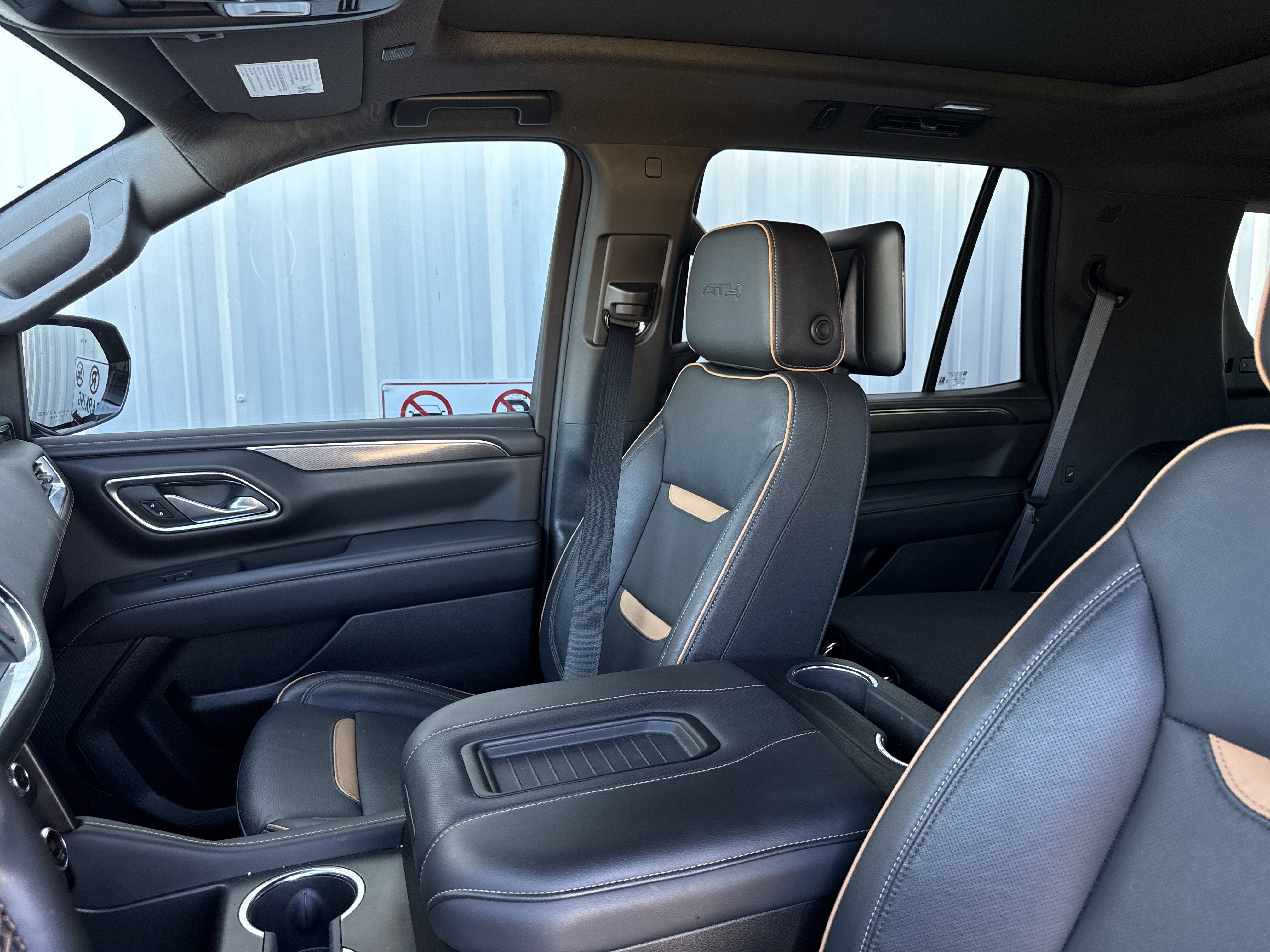 Used 2024 GMC Yukon AT4 w/ AT4 Premium Plus Package image 17