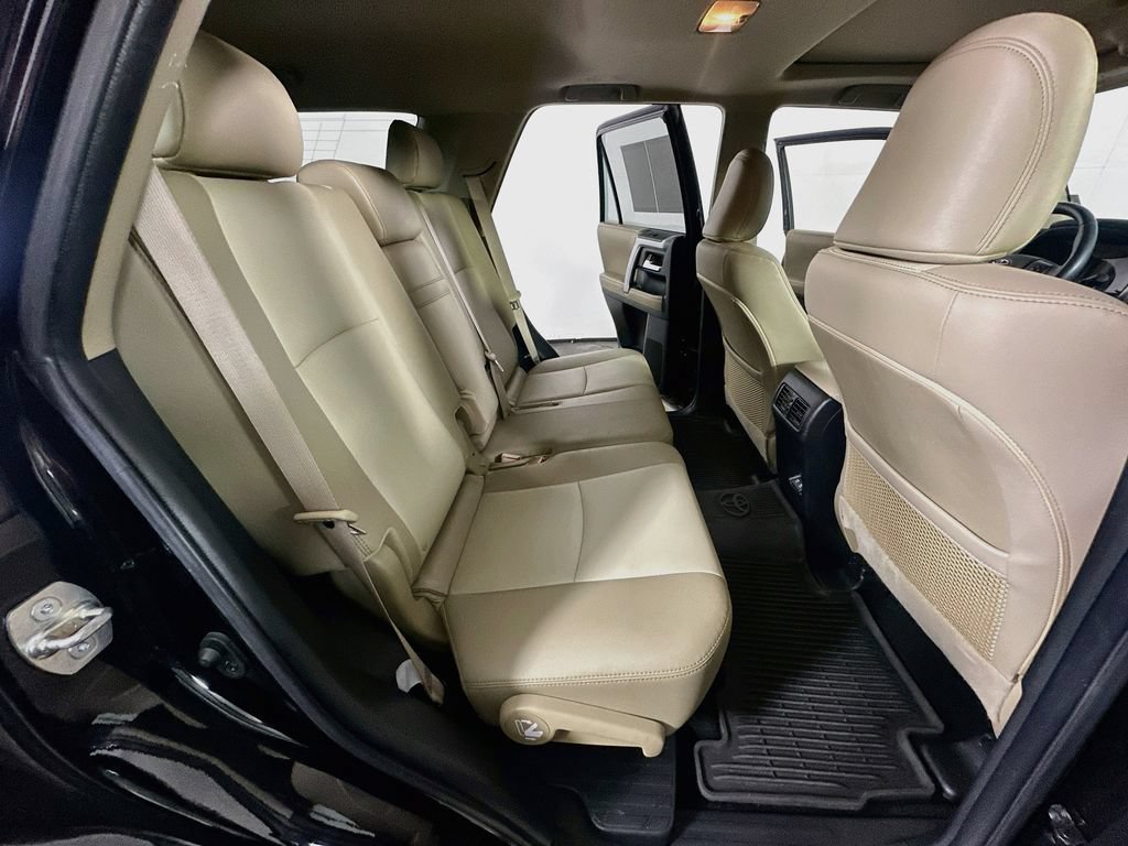 Used 2022 Toyota 4Runner SR5 Premium w/ Moonroof Package AWD/4WD image 11