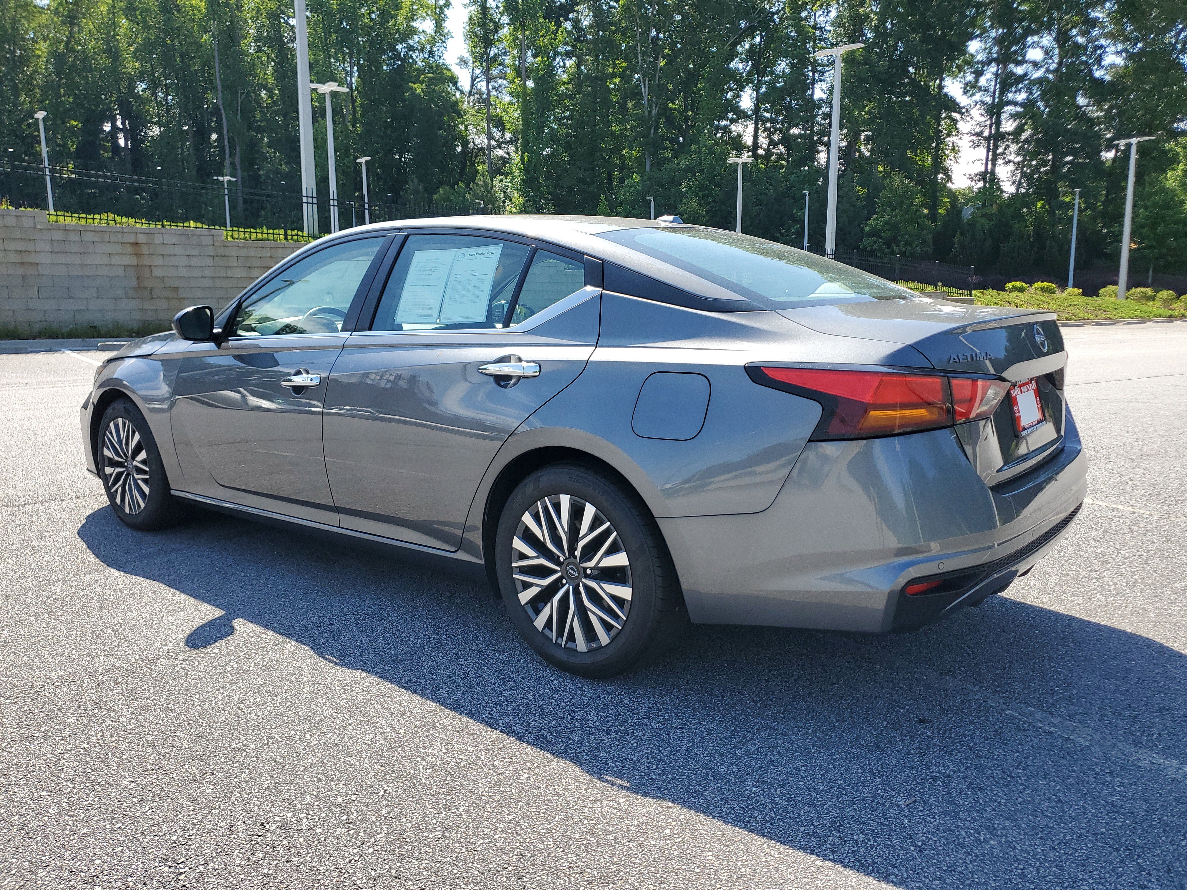 Used 2024 Nissan Altima 2.5 SV FWD image 4