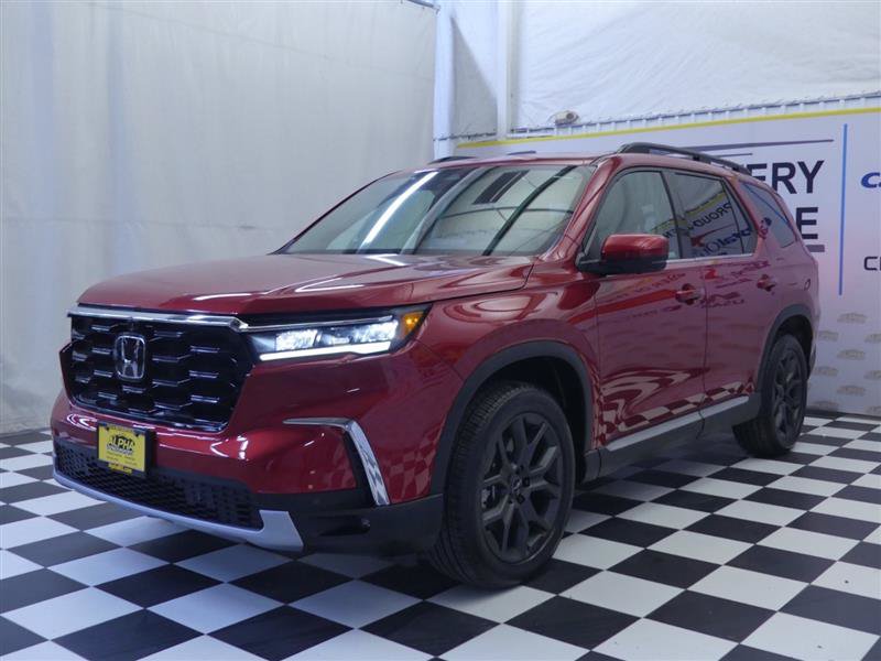 Used 2025 Honda Pilot Elite image 3