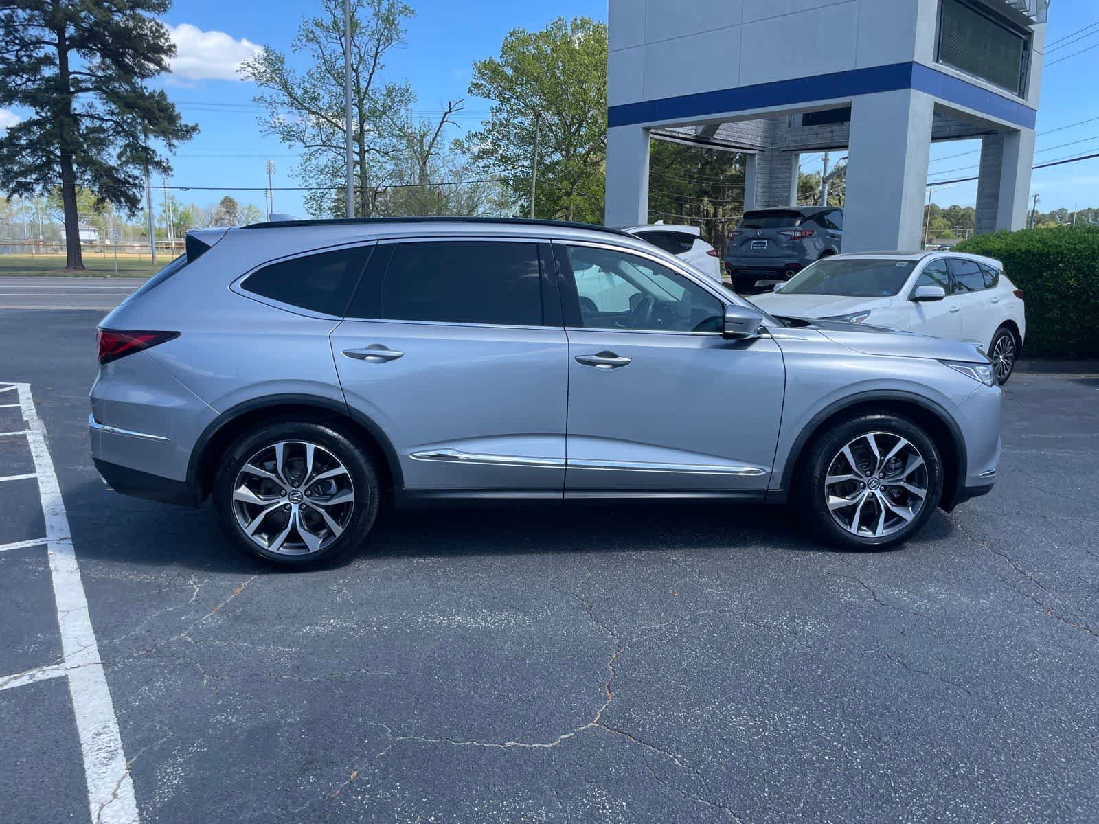 Used 2022 Acura MDX SH-AWD w/ Technology Package image 6