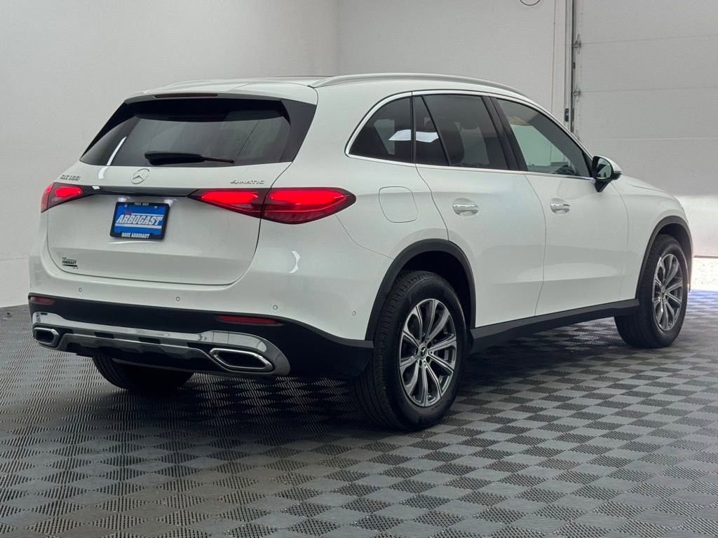 Used 2025 Mercedes-Benz GLC 300 4MATIC image 8