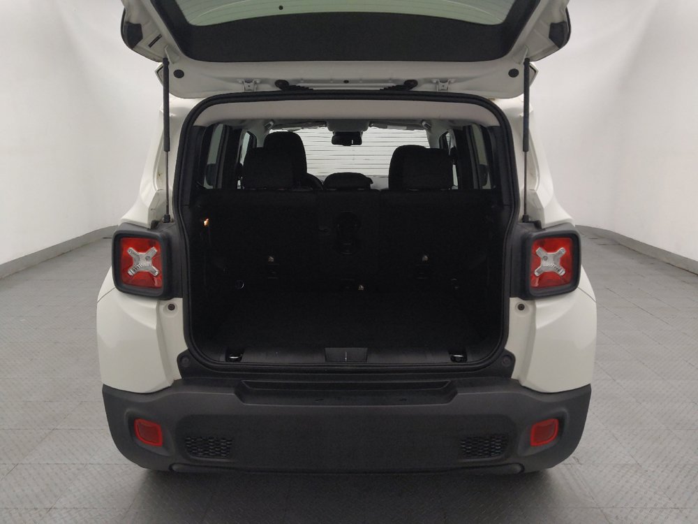 Used 2020 Jeep Renegade Latitude w/ Popular Equipment Group FWD image 29