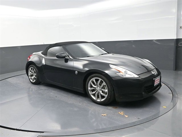 Used 2010 Nissan 370Z Touring image 9