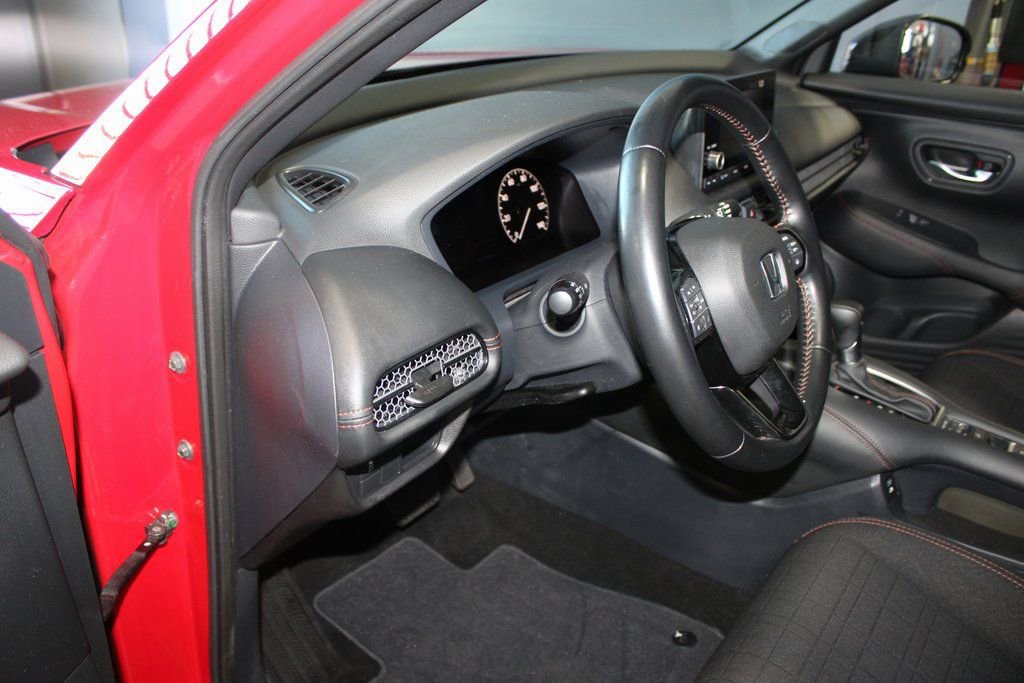 Used 2025 Honda HR-V Sport image 11
