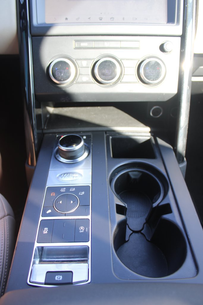 Used 2019 Land Rover Discovery SE AWD/4WD image 46