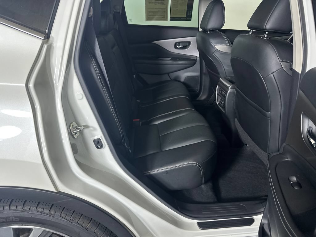 Used 2020 Nissan Murano SL w/ Moonroof Package FWD image 15