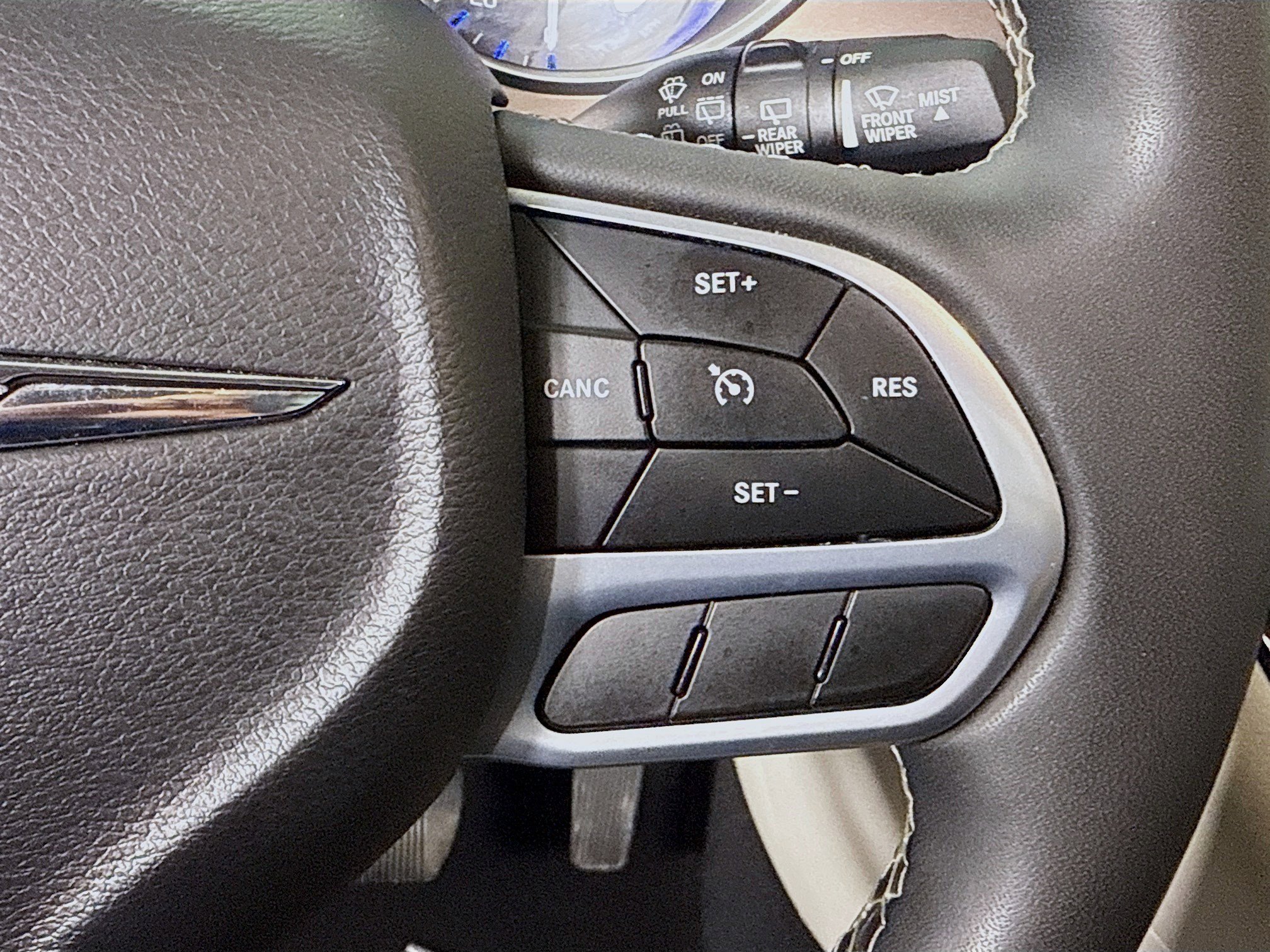 Used 2023 Chrysler Voyager LX image 15