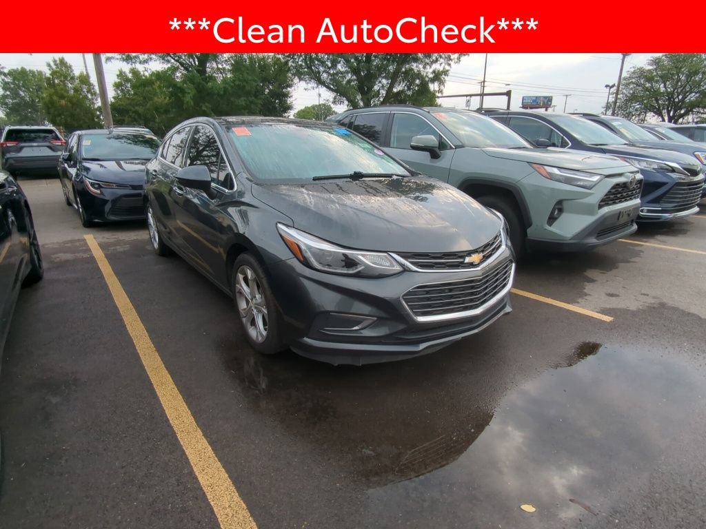 Used 2017 Chevrolet Cruze Premier FWD image 3