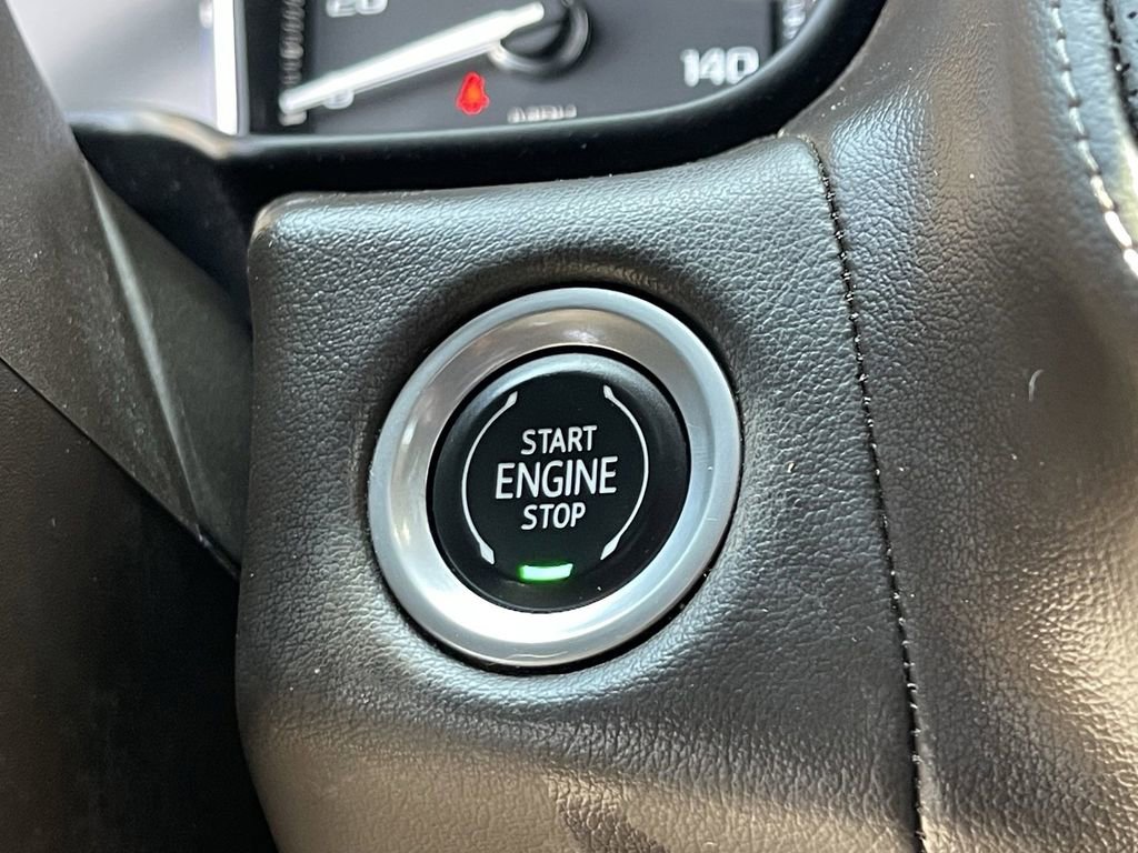 Used 2021 GMC Yukon XL SLT w/ SLT Luxury Package image 34