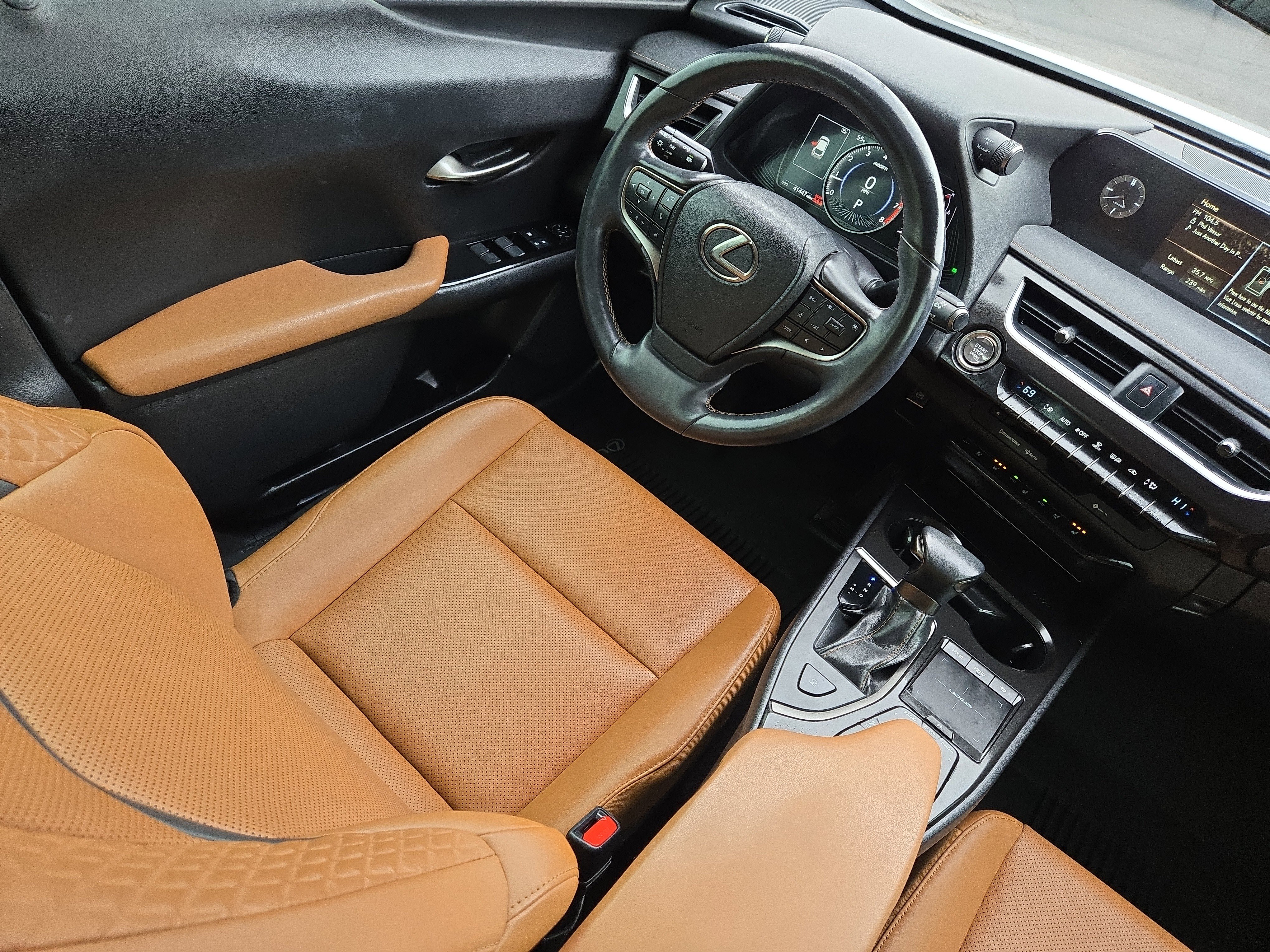 Used 2022 Lexus UX 200 200 Base image 17