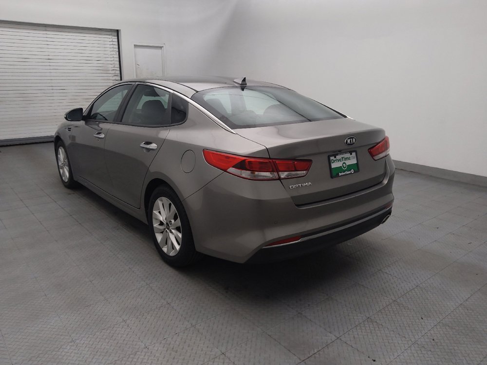 Used 2018 Kia Optima LX w/ 17" Alloy Wheels Package FWD image 5