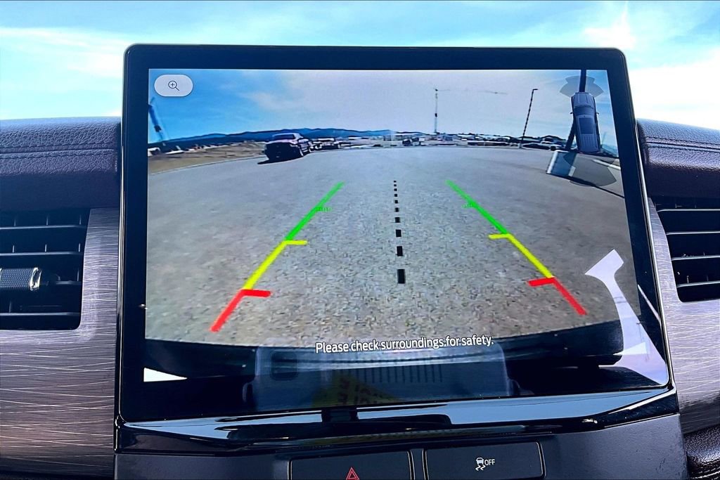 Used 2022 Ford Expedition Limited image 21