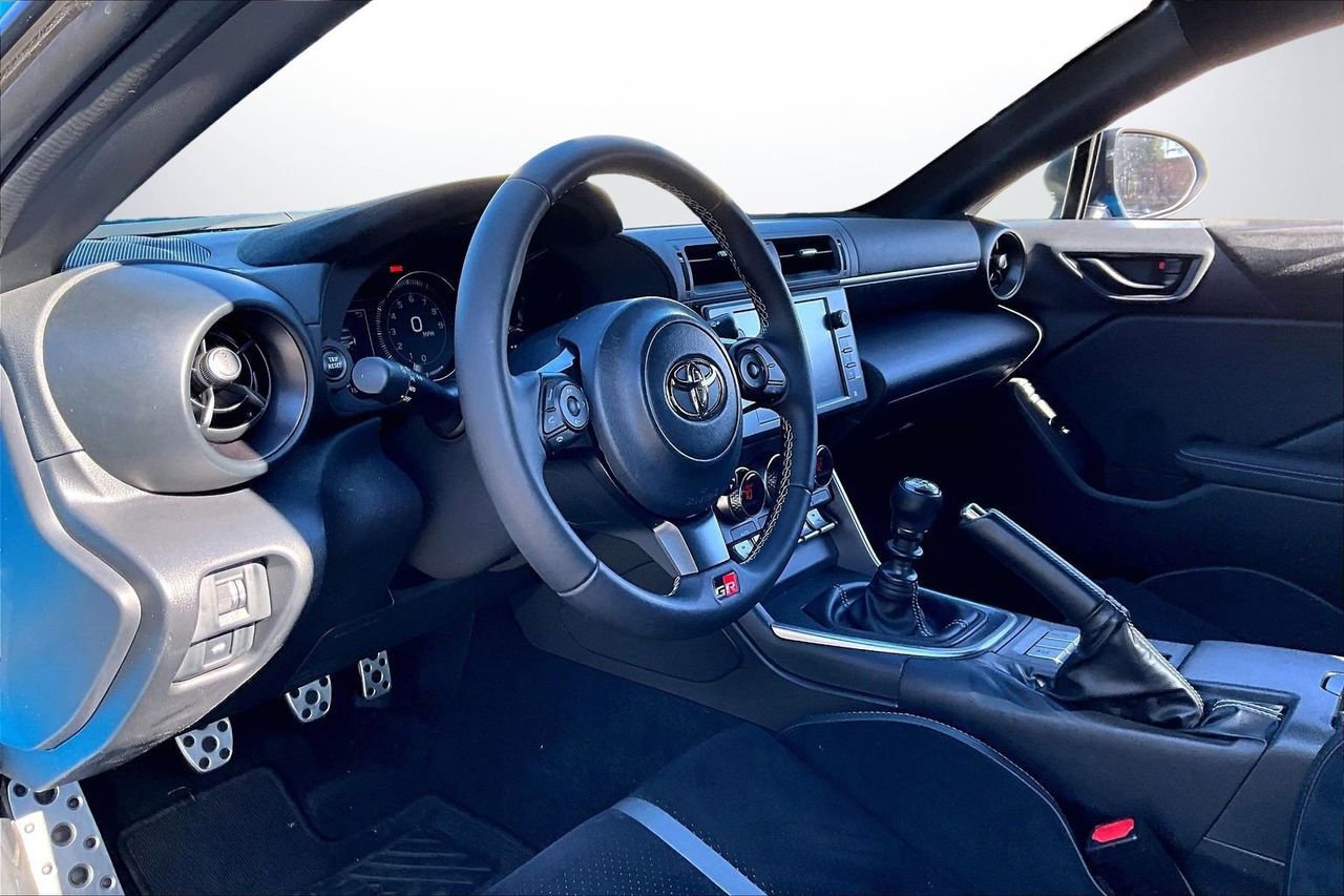 Used 2023 Toyota GR86 Premium image 17