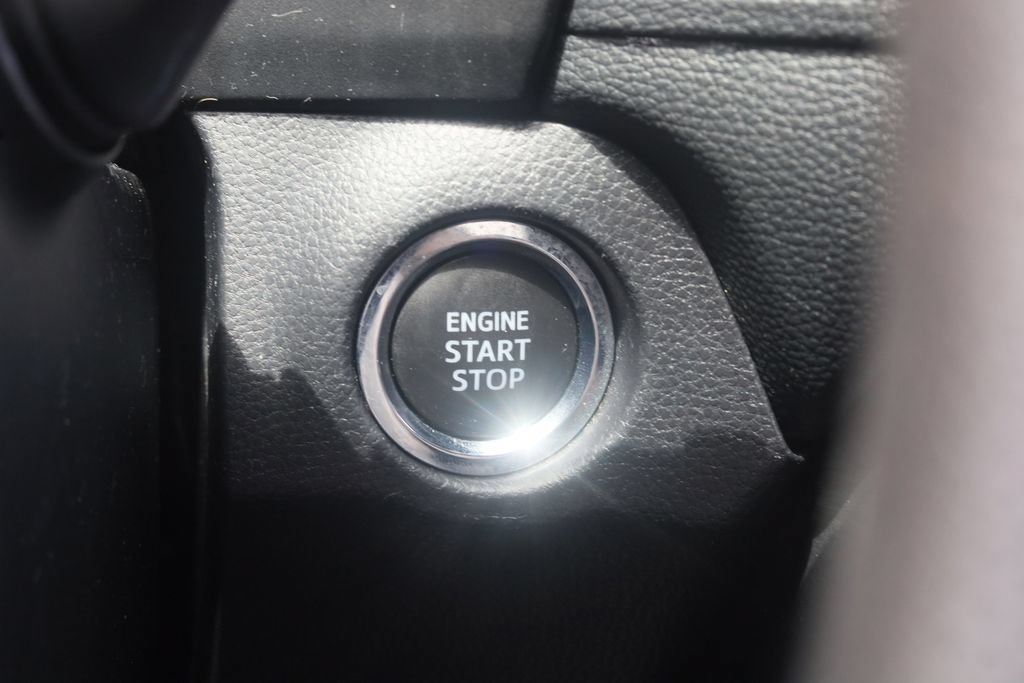 Used 2025 Toyota RAV4 XLE AWD/4WD image 7
