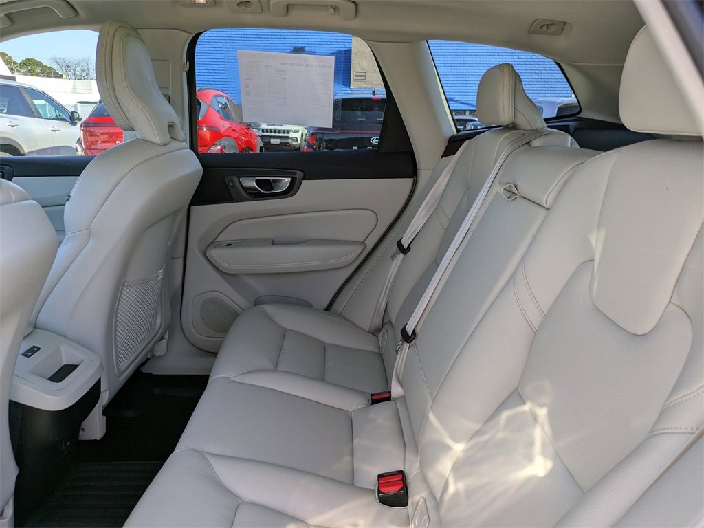 Certified 2023 Volvo XC60 B5 Plus w/ Climate Package image 14