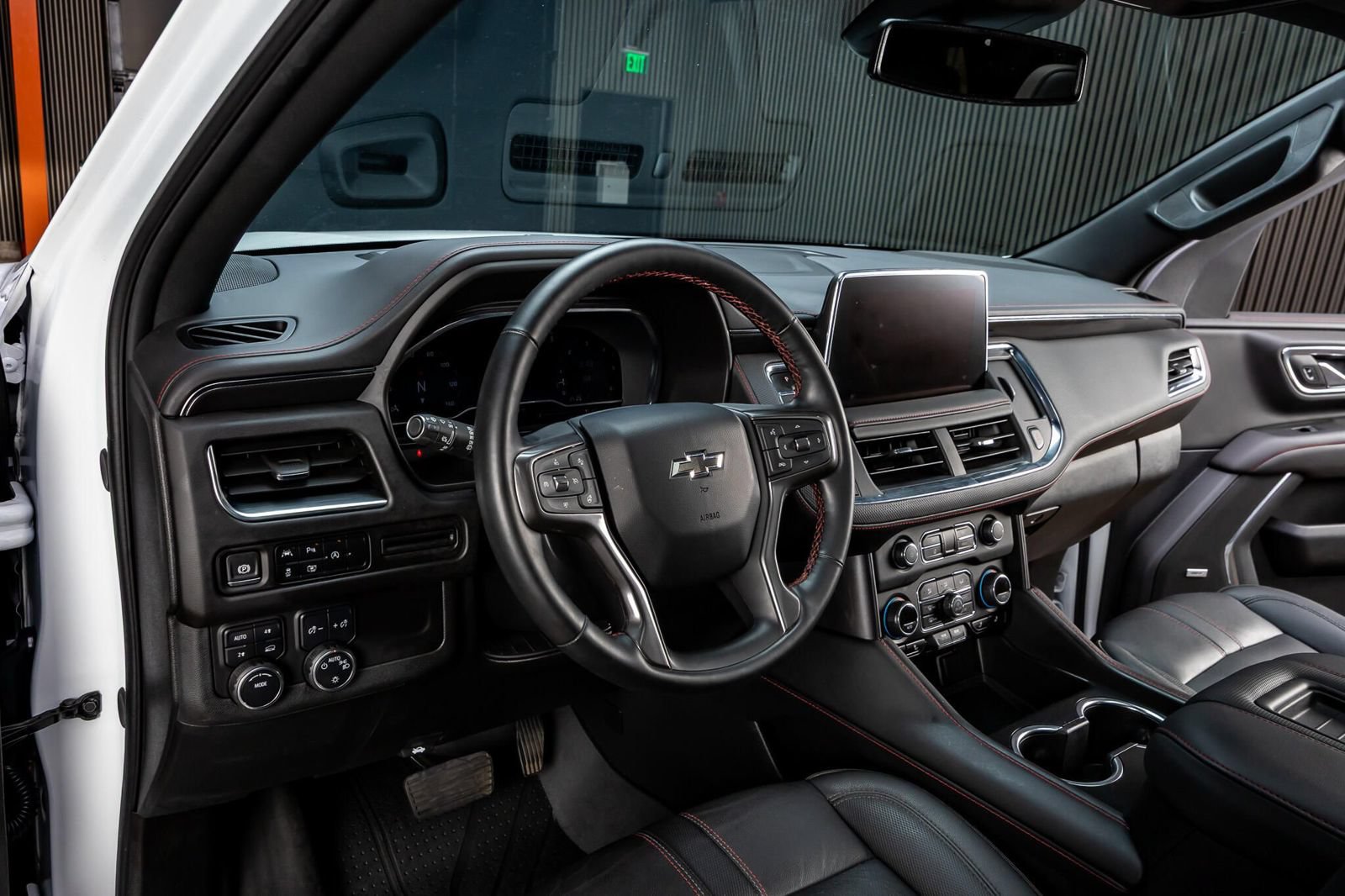 Used 2024 Chevrolet Tahoe RST w/ Luxury Package AWD/4WD image 16