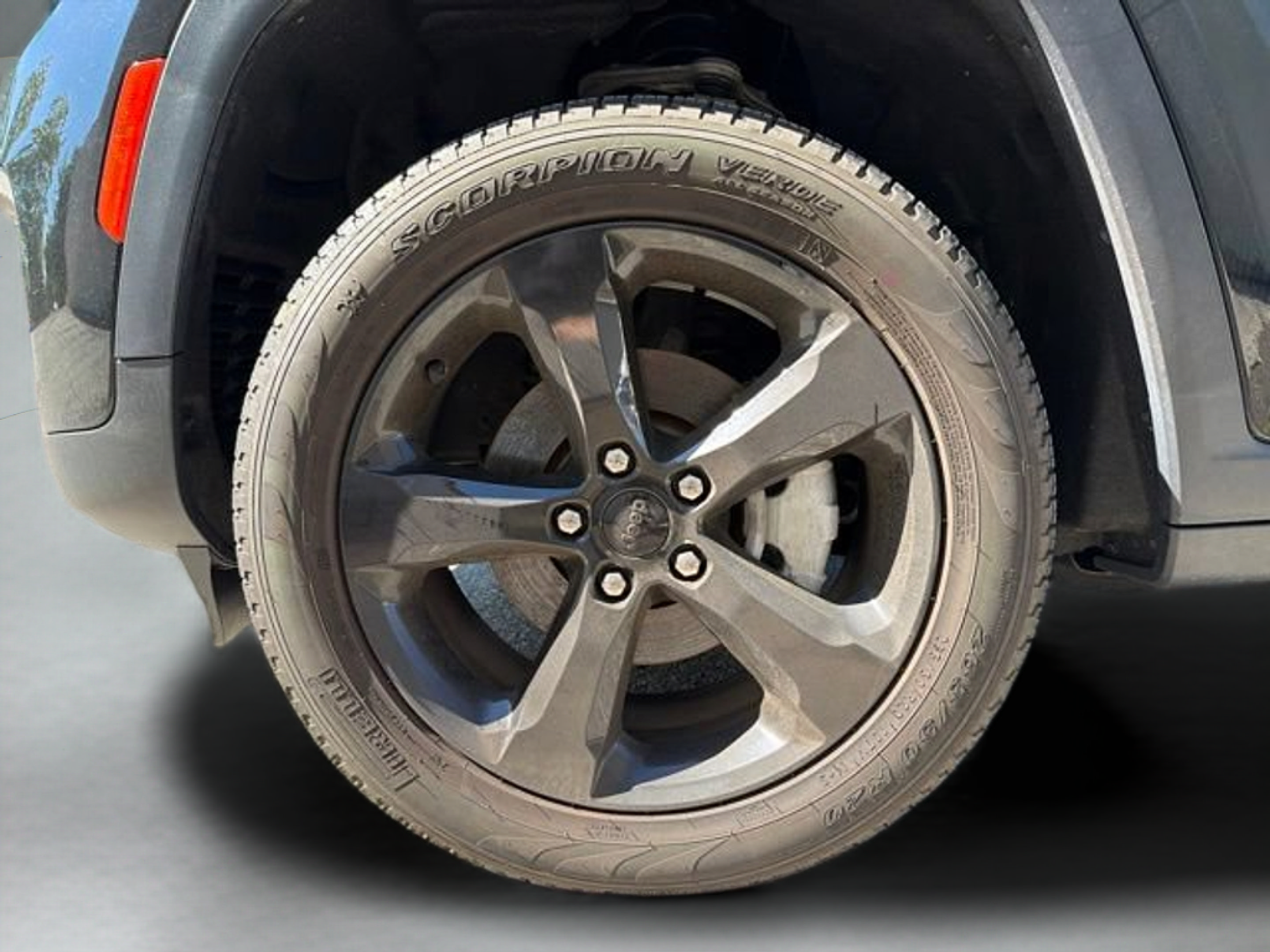 Certified 2023 Jeep Grand Cherokee Limited w/ Black Appearance Package AWD/4WD image 28