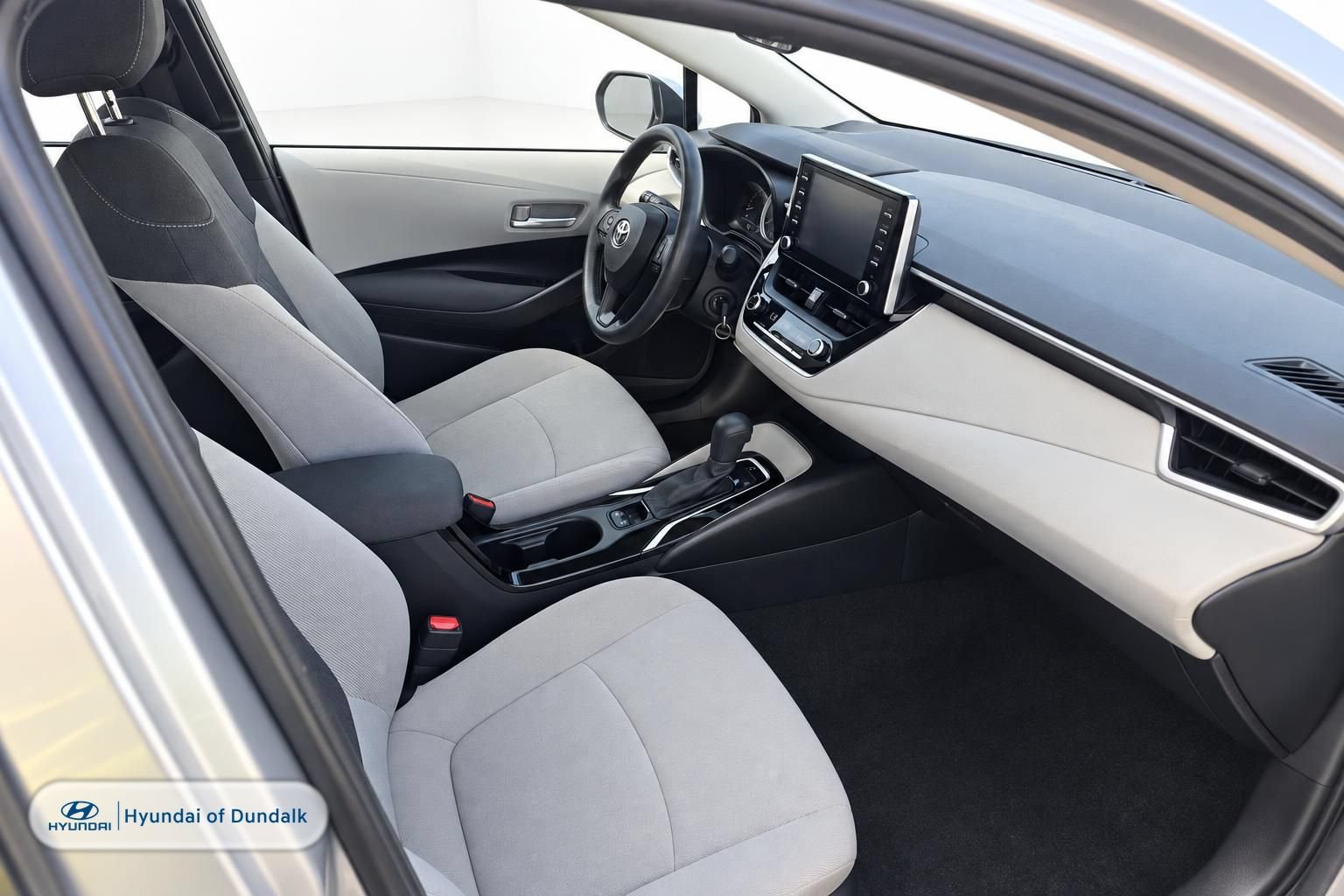 Used 2020 Toyota Corolla LE FWD image 11