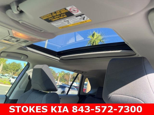 Used 2020 Toyota RAV4 XLE image 28