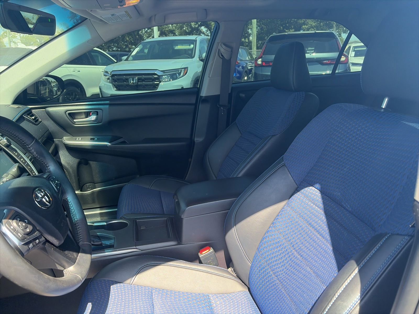 Used 2016 Toyota Camry SE FWD image 12