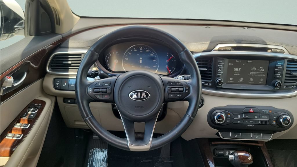 Used 2017 Kia Sorento EX w/ EX Premium Package FWD image 12