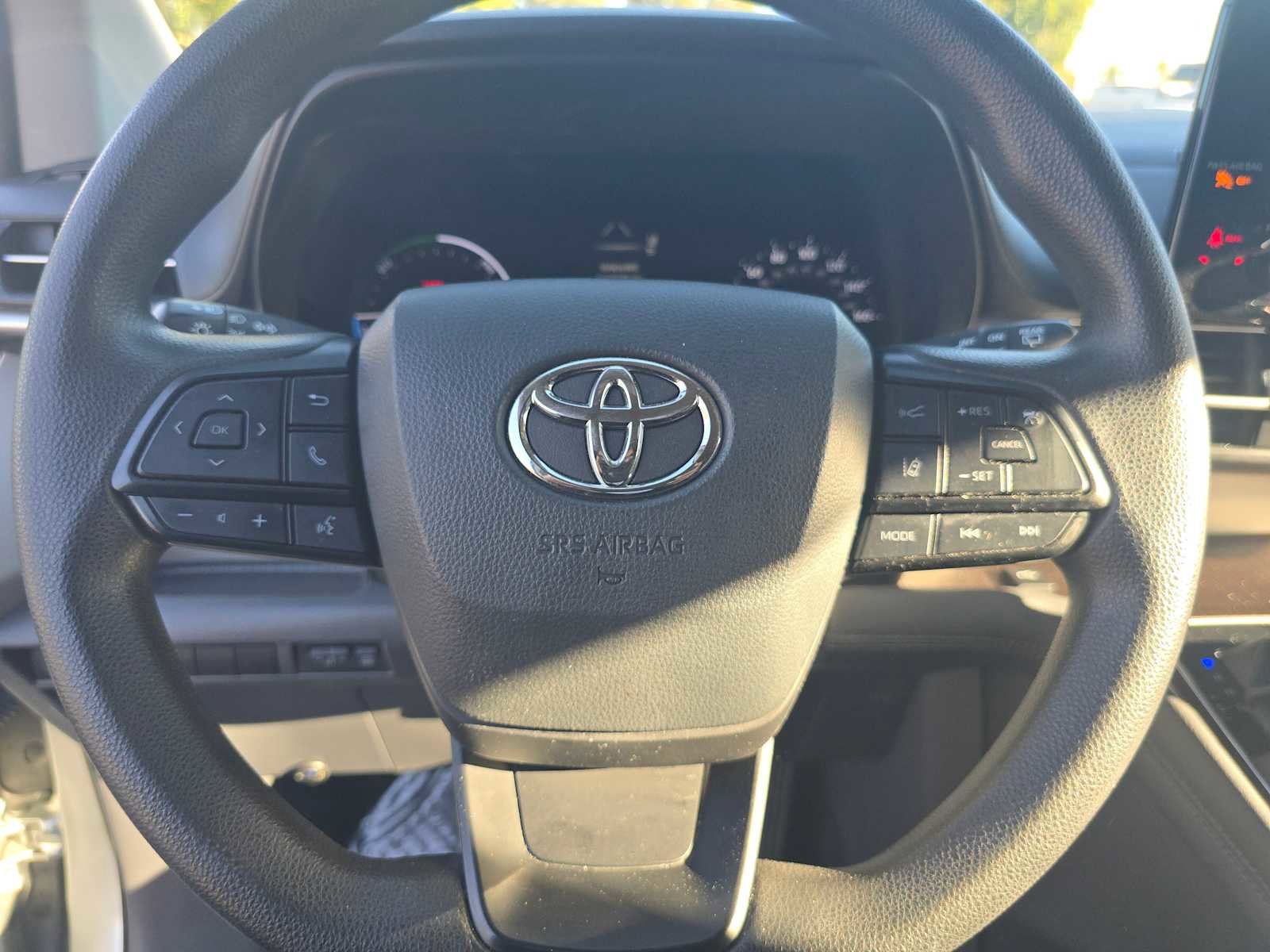 Used 2022 Toyota Sienna LE image 23