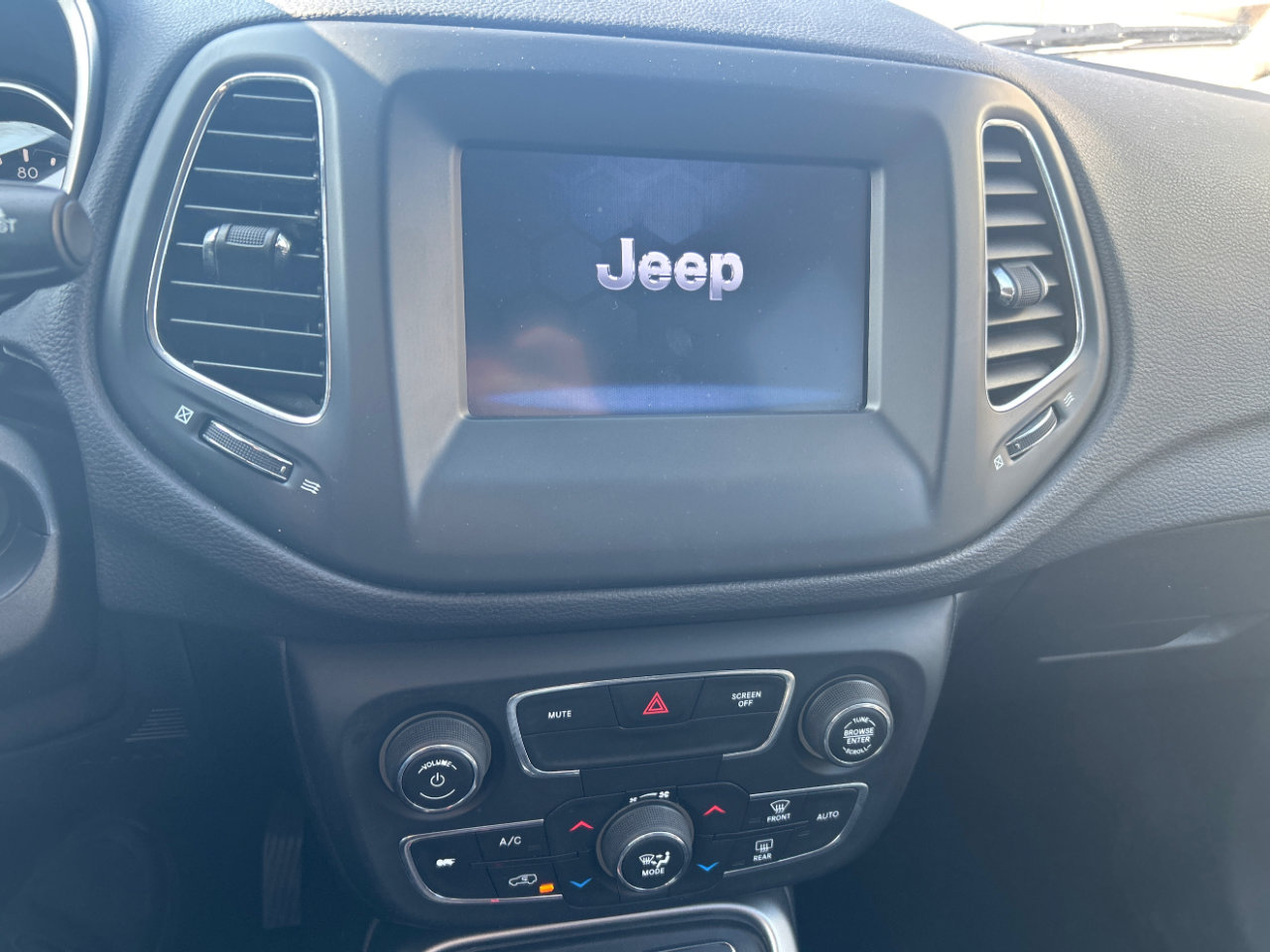 Used 2017 Jeep Compass Latitude w/ Popular Equipment Group image 13
