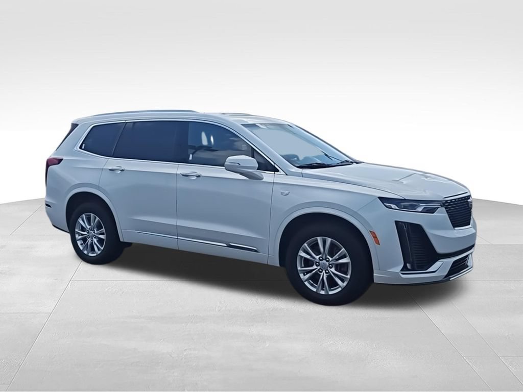 Used 2024 Cadillac XT6 Luxury AWD/4WD image 2