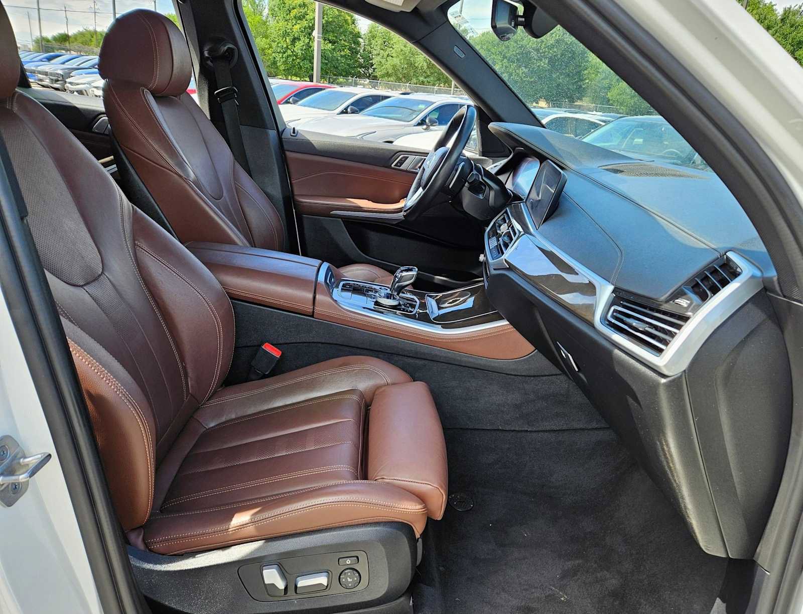 Used 2022 BMW X5 xDrive40i w/ Premium Package AWD/4WD image 23
