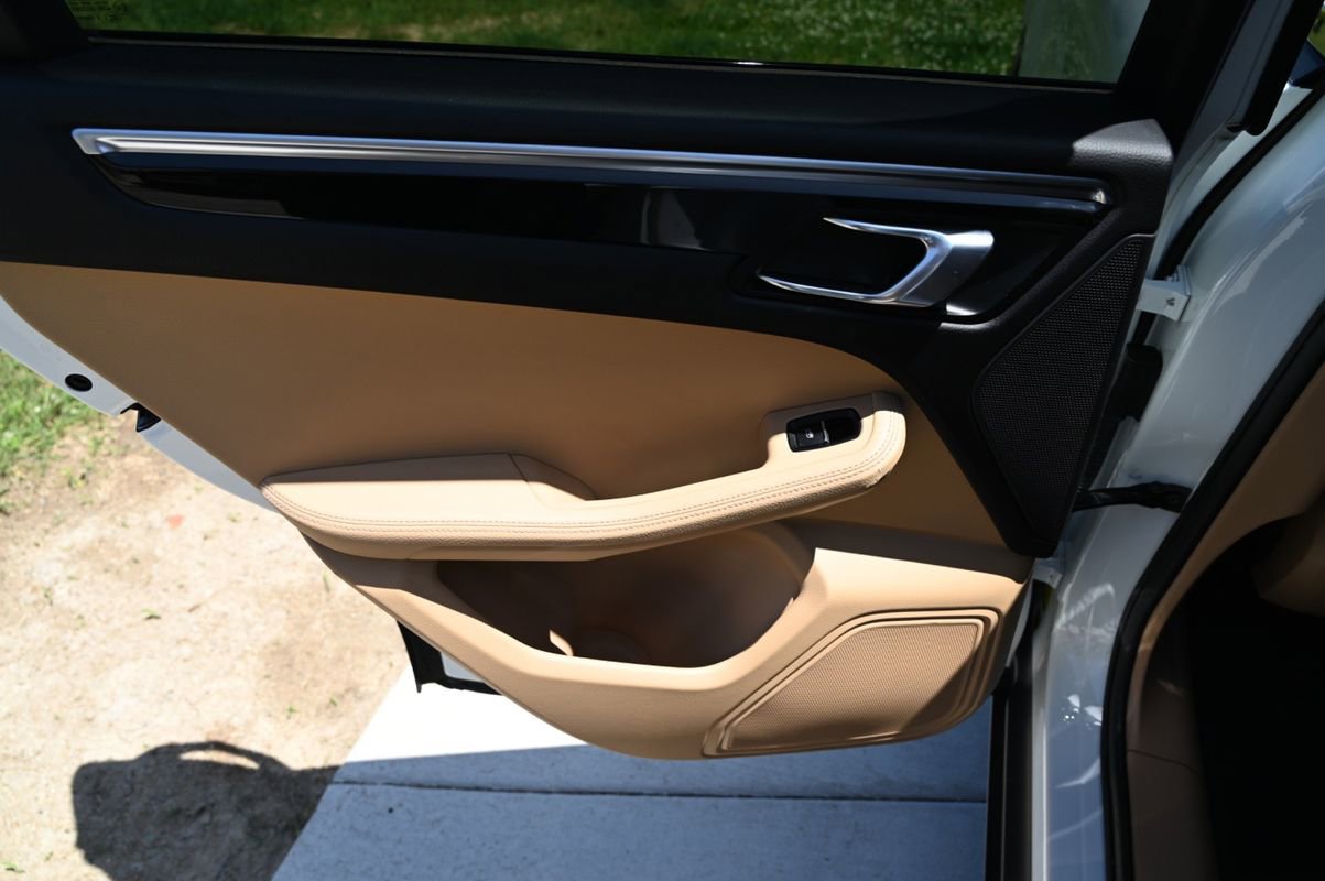 Used 2018 Porsche Macan S image 40