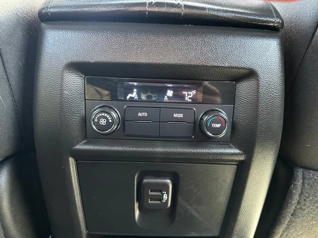 Used 2023 Chevrolet Traverse LT AWD/4WD image 16