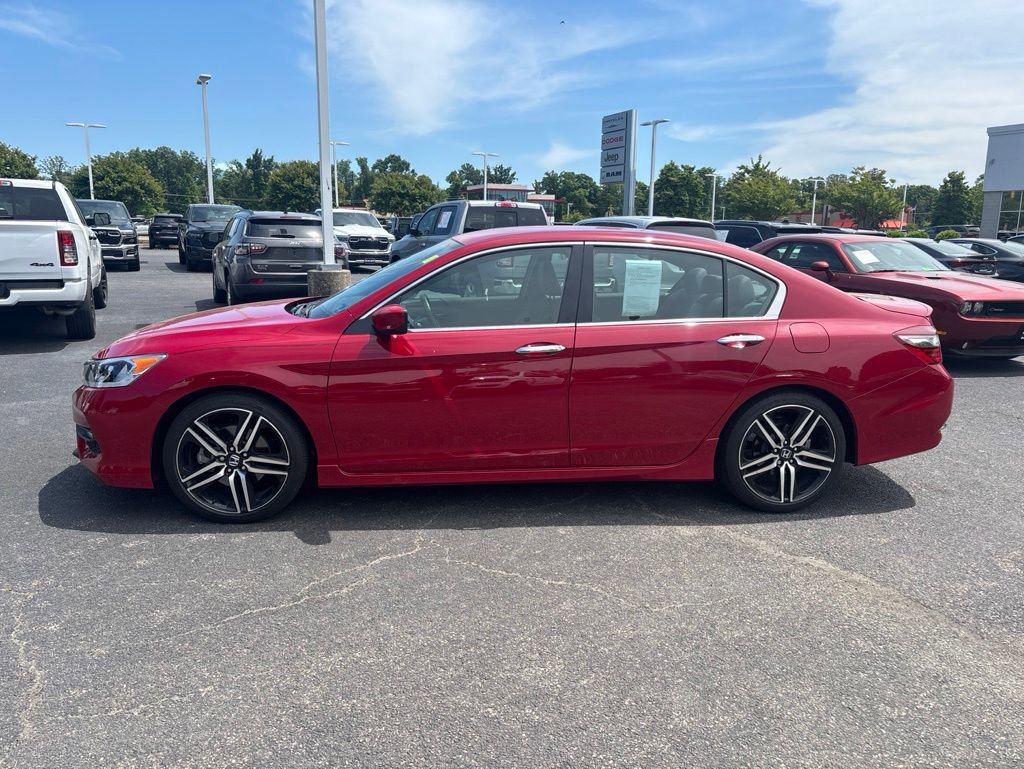 Used 2017 Honda Accord Sport image 4