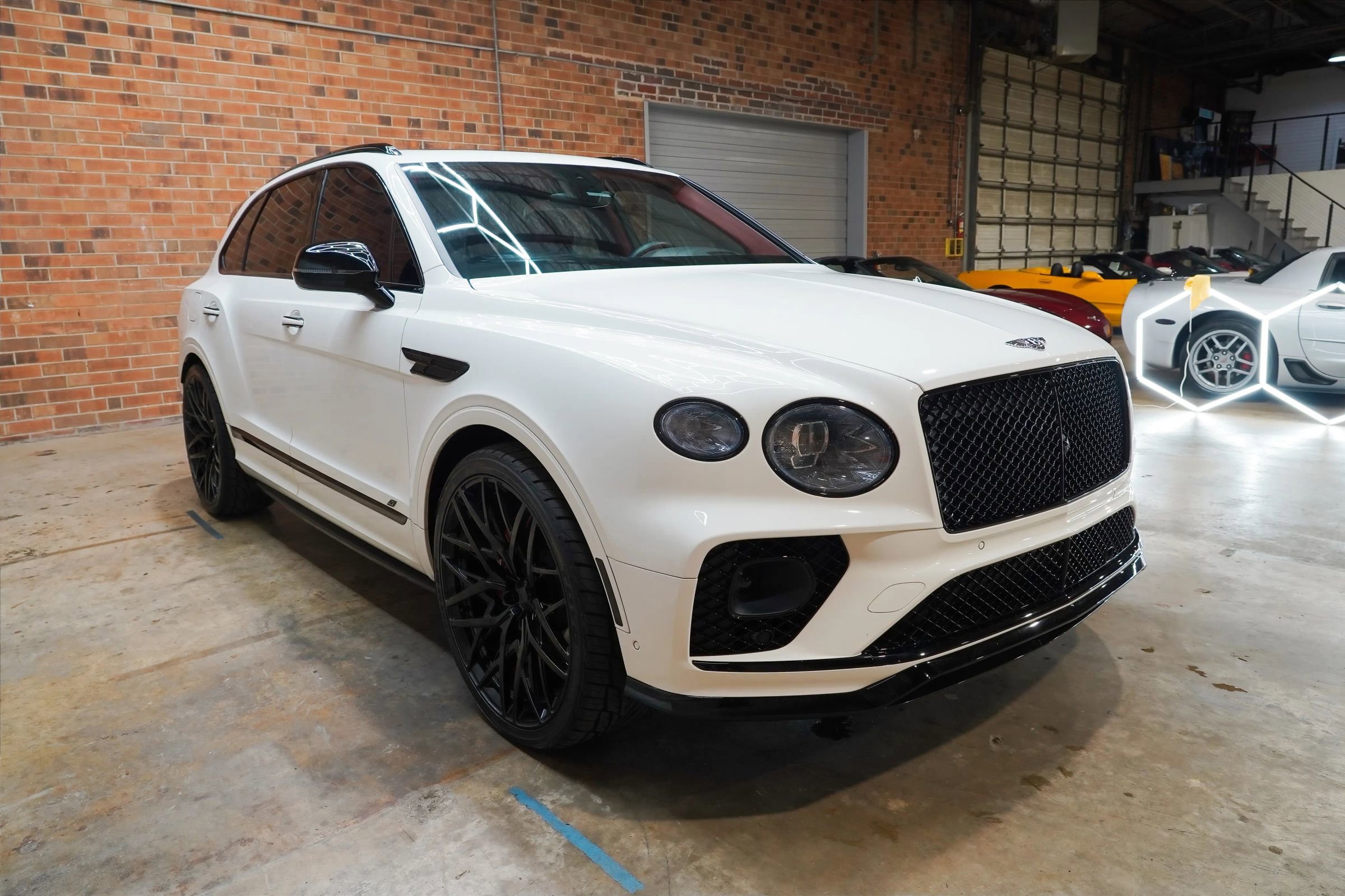 Used 2022 Bentley Bentayga AWD/4WD image 3