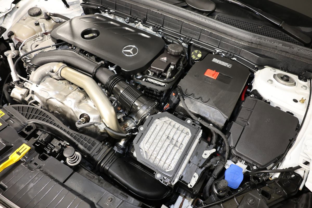 Used 2025 Mercedes-Benz GLB 250 4MATIC image 36