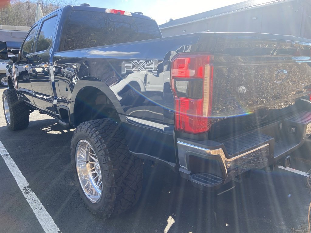 Used 2024 Ford F350 Lariat w/ Chrome Package image 3