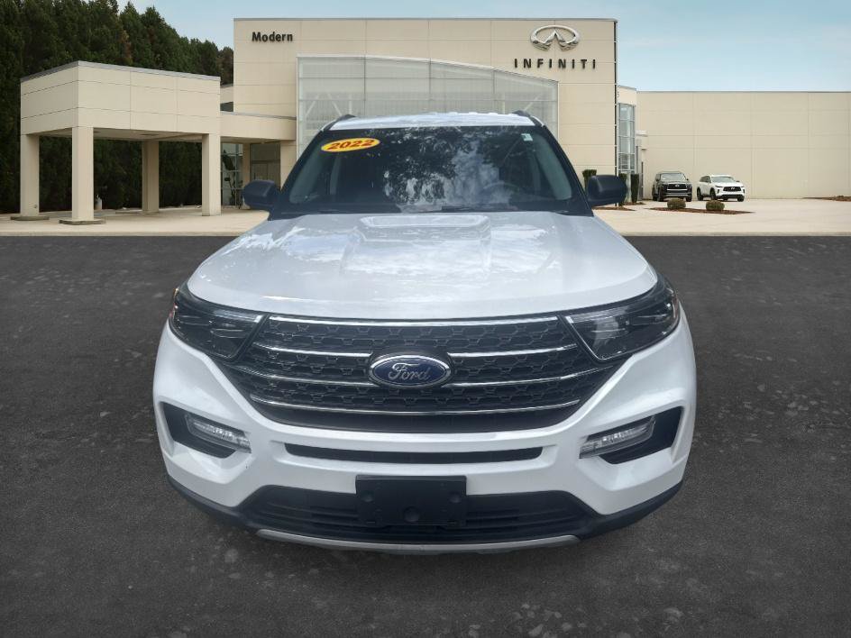 Used 2022 Ford Explorer XLT w/ Equipment Group 202A RWD image 2