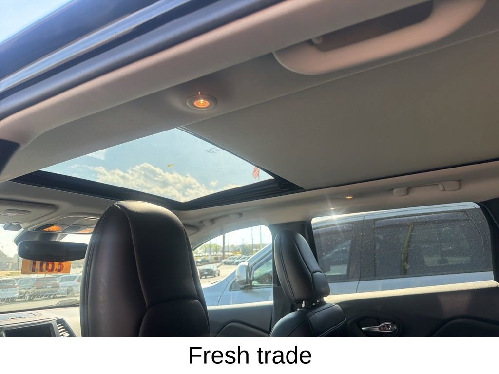 Used 2022 Jeep Cherokee Trailhawk w/ Sun, Sound & Nav Group image 8