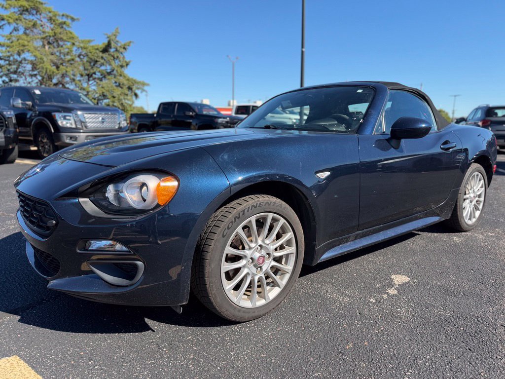 Used 2018 FIAT 124 Spider Classica w/ Technology & Siriusxm Group RWD image 3