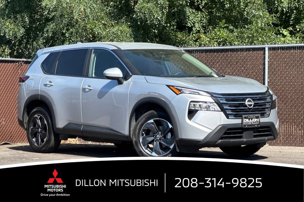 Used 2025 Nissan Rogue SV AWD/4WD image 2