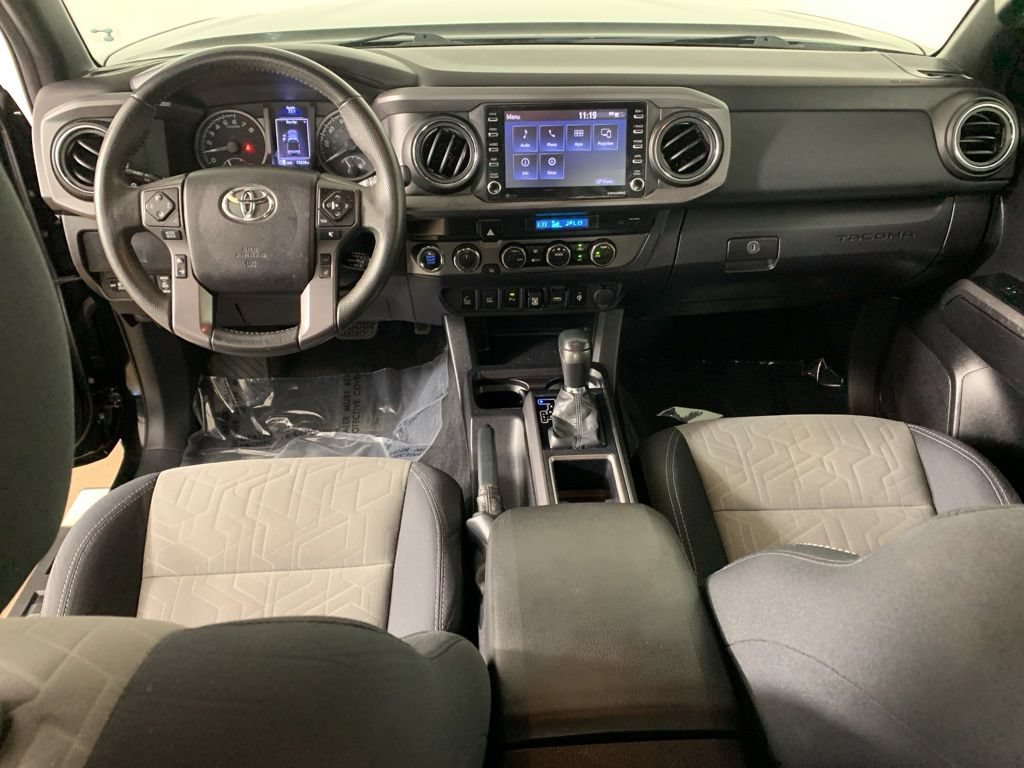 Used 2022 Toyota Tacoma TRD Off-Road w/ Technology Package AWD/4WD image 33