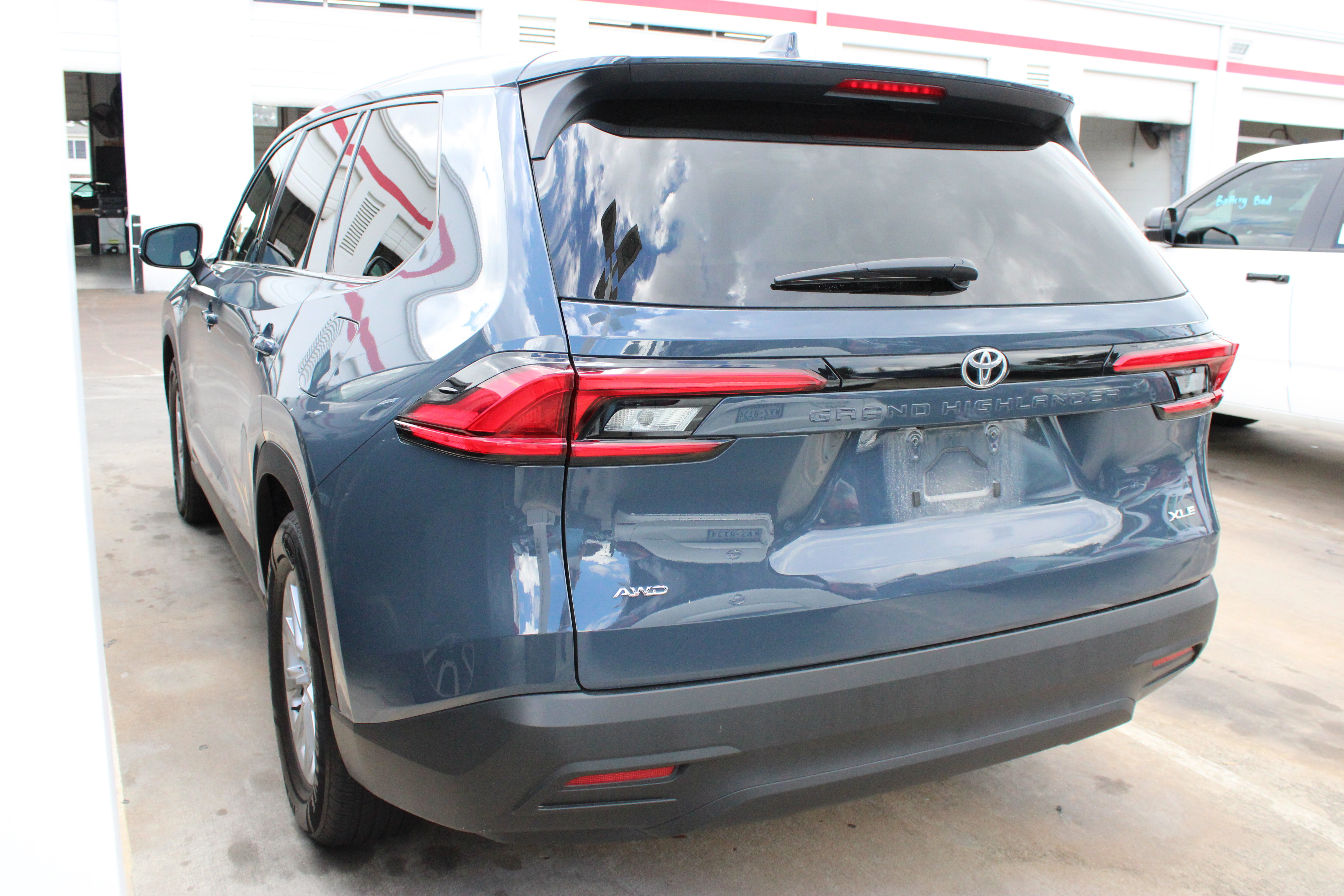 Used 2024 Toyota Grand Highlander AWD image 7