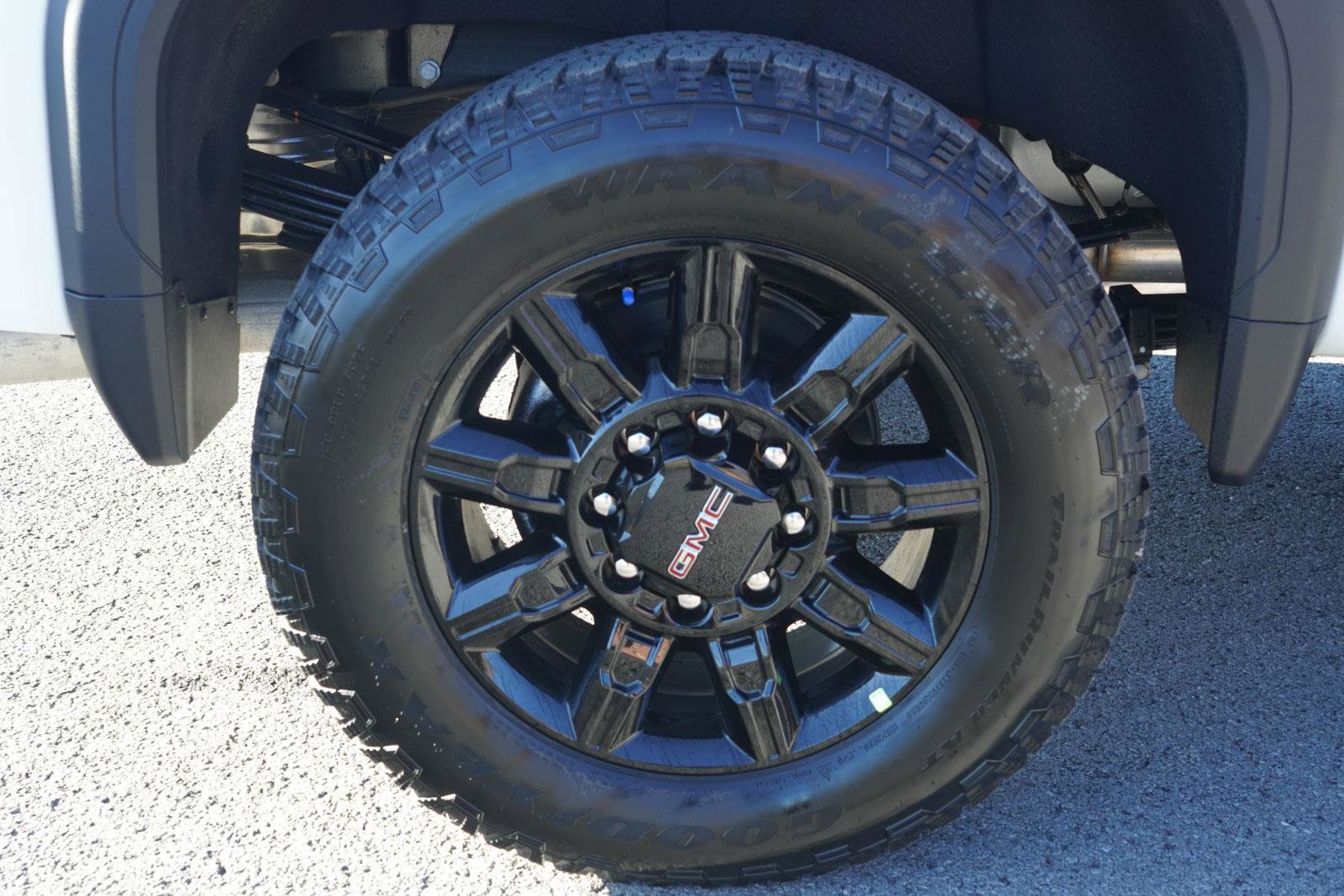 New 2026 GMC Sierra 2500 AT4 w/ AT4 Premium Plus Package image 13